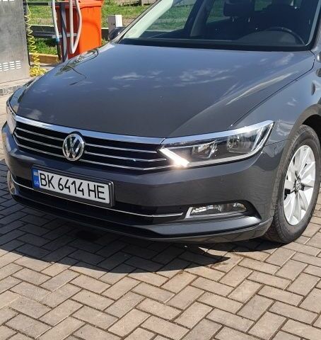 Серый Фольксваген Пассат Вариант, объемом двигателя 2 л и пробегом 287 тыс. км за 16000 $, фото 1 на Automoto.ua