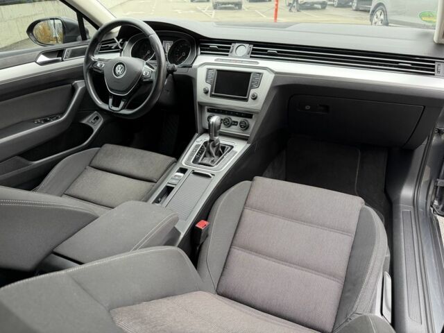 Сірий Фольксваген Пассат Варіант, об'ємом двигуна 2 л та пробігом 312 тис. км за 11999 $, фото 17 на Automoto.ua