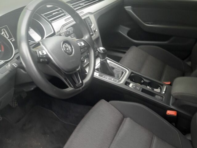 Серый Фольксваген Пассат Вариант, объемом двигателя 2 л и пробегом 145 тыс. км за 16600 $, фото 7 на Automoto.ua