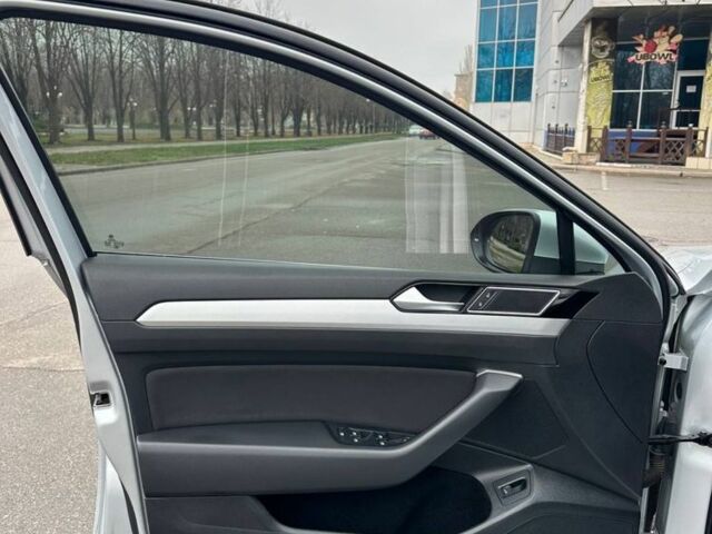 Сірий Фольксваген Пассат Варіант, об'ємом двигуна 2 л та пробігом 271 тис. км за 15100 $, фото 9 на Automoto.ua