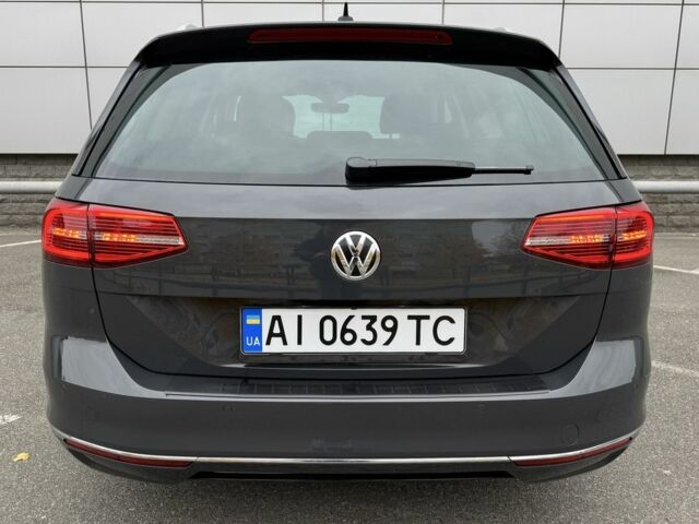 Сірий Фольксваген Пассат Варіант, об'ємом двигуна 2 л та пробігом 213 тис. км за 17662 $, фото 5 на Automoto.ua