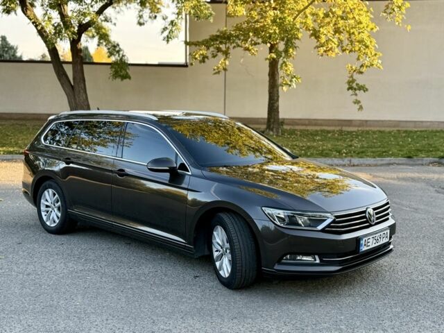 Фольксваген Пассат Варіант 2017 у Дніпро (Дніпропетровську) на Automoto.ua Сірий Фольксваген Пассат Варіант, об'ємом двигуна 1.6 л та пробігом 122 тис. км за 14800 $, фото 4 на Automoto.ua