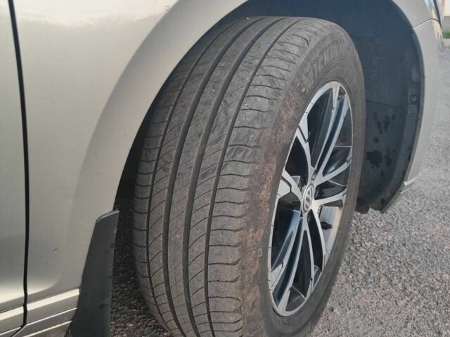 Сірий Фольксваген Пассат Варіант, об'ємом двигуна 2 л та пробігом 208 тис. км за 15200 $, фото 3 на Automoto.ua