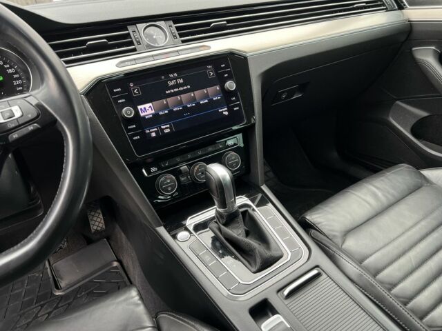 Сірий Фольксваген Пассат Варіант, об'ємом двигуна 2 л та пробігом 280 тис. км за 15500 $, фото 16 на Automoto.ua