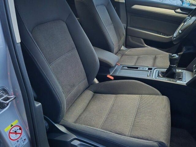 Серый Фольксваген Пассат Вариант, объемом двигателя 1.6 л и пробегом 249 тыс. км за 13499 $, фото 18 на Automoto.ua