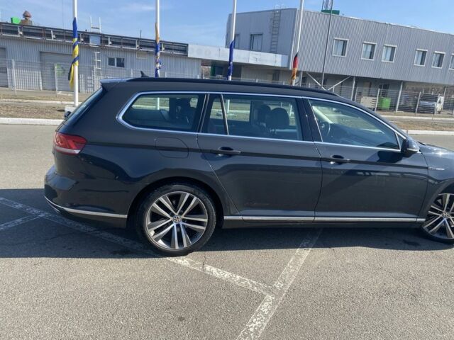 Фольксваген Пассат Вариант 2017 в Киеве на Automoto.ua Серый Фольксваген Пассат Вариант, объемом двигателя 2 л и пробегом 295 тыс. км за 14500 $, фото 9 на Automoto.ua