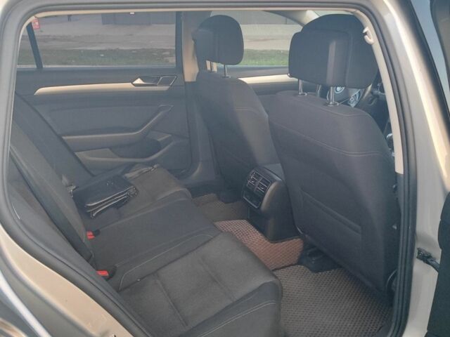 Сірий Фольксваген Пассат Варіант, об'ємом двигуна 2 л та пробігом 208 тис. км за 15200 $, фото 6 на Automoto.ua