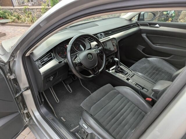 Сірий Фольксваген Пассат Варіант, об'ємом двигуна 2 л та пробігом 253 тис. км за 18900 $, фото 6 на Automoto.ua