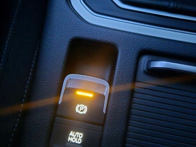 Серый Фольксваген Пассат Вариант, объемом двигателя 1.6 л и пробегом 249 тыс. км за 13499 $, фото 23 на Automoto.ua