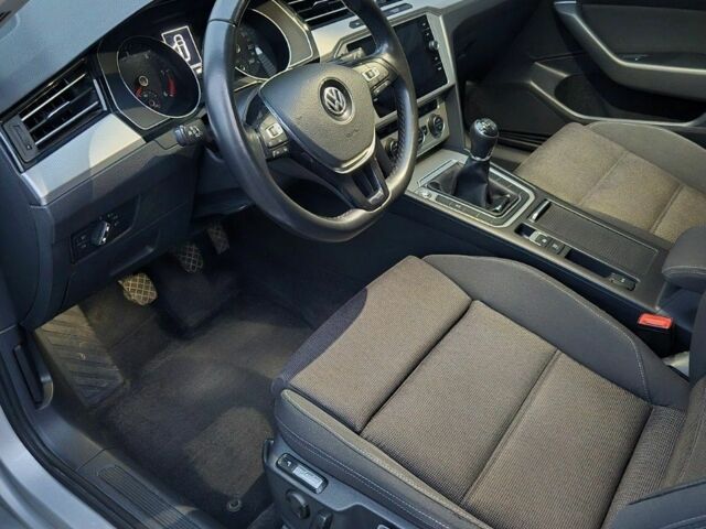 Серый Фольксваген Пассат Вариант, объемом двигателя 1.6 л и пробегом 249 тыс. км за 13499 $, фото 14 на Automoto.ua