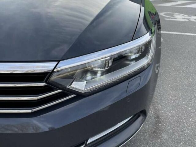 Сірий Фольксваген Пассат Варіант, об'ємом двигуна 2 л та пробігом 213 тис. км за 17662 $, фото 3 на Automoto.ua