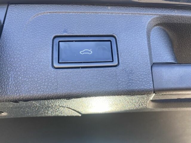 Фольксваген Пассат Вариант 2017 в Киеве на Automoto.ua Серый Фольксваген Пассат Вариант, объемом двигателя 2 л и пробегом 295 тыс. км за 14500 $, фото 22 на Automoto.ua