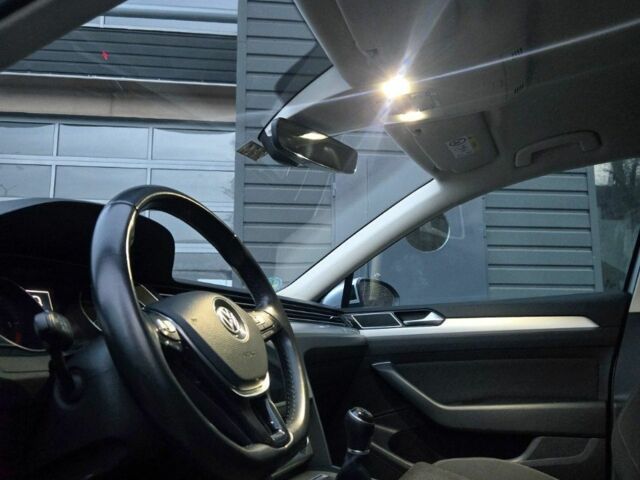 Серый Фольксваген Пассат Вариант, объемом двигателя 1.6 л и пробегом 249 тыс. км за 13499 $, фото 15 на Automoto.ua