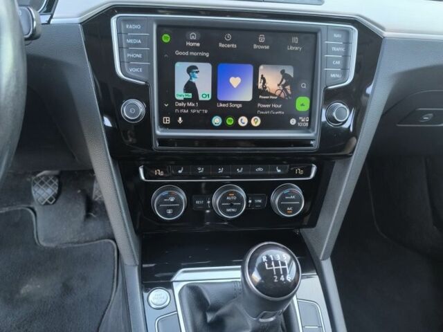 Серый Фольксваген Пассат Вариант, объемом двигателя 2 л и пробегом 131 тыс. км за 16300 $, фото 3 на Automoto.ua