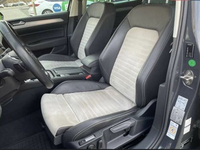 Сірий Фольксваген Пассат Варіант, об'ємом двигуна 2 л та пробігом 213 тис. км за 17662 $, фото 13 на Automoto.ua