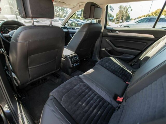 Серый Фольксваген Пассат Вариант, объемом двигателя 2 л и пробегом 190 тыс. км за 20300 $, фото 15 на Automoto.ua