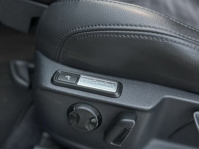 Сірий Фольксваген Пассат Варіант, об'ємом двигуна 2 л та пробігом 240 тис. км за 19500 $, фото 7 на Automoto.ua