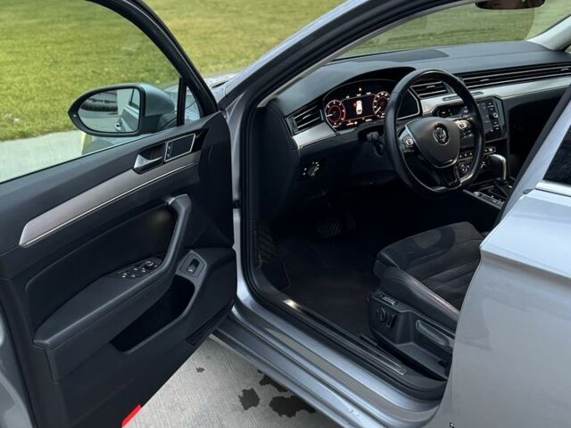 Сірий Фольксваген Пассат Варіант, об'ємом двигуна 2 л та пробігом 240 тис. км за 19500 $, фото 3 на Automoto.ua