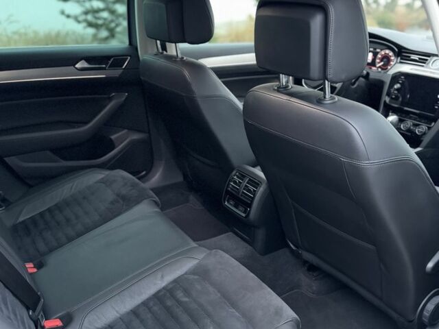 Сірий Фольксваген Пассат Варіант, об'ємом двигуна 2 л та пробігом 240 тис. км за 19500 $, фото 19 на Automoto.ua