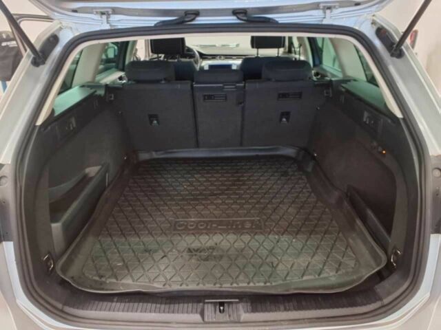 Серый Фольксваген Пассат Вариант, объемом двигателя 2 л и пробегом 147 тыс. км за 14900 $, фото 12 на Automoto.ua