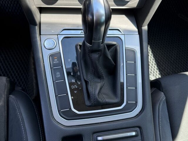 Серый Фольксваген Пассат Вариант, объемом двигателя 2 л и пробегом 255 тыс. км за 22000 $, фото 5 на Automoto.ua