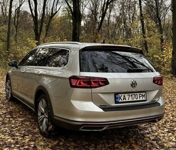 Серый Фольксваген Пассат Вариант, объемом двигателя 2 л и пробегом 280 тыс. км за 22400 $, фото 3 на Automoto.ua