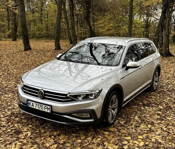 Серый Фольксваген Пассат Вариант, объемом двигателя 2 л и пробегом 280 тыс. км за 22400 $, фото 1 на Automoto.ua