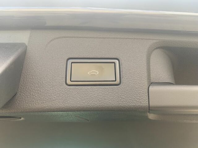 Фольксваген Пассат Вариант 2019 в Луцке на Automoto.ua Серый Фольксваген Пассат Вариант, объемом двигателя 2 л и пробегом 197 тыс. км за 21699 $, фото 19 на Automoto.ua