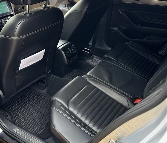 Серый Фольксваген Пассат Вариант, объемом двигателя 2 л и пробегом 280 тыс. км за 22400 $, фото 7 на Automoto.ua