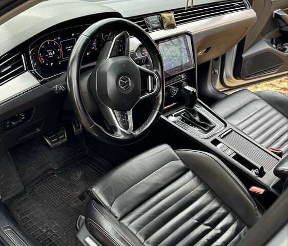 Серый Фольксваген Пассат Вариант, объемом двигателя 2 л и пробегом 280 тыс. км за 22400 $, фото 6 на Automoto.ua