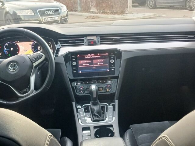 Серый Фольксваген Пассат Вариант, объемом двигателя 2 л и пробегом 200 тыс. км за 20651 $, фото 8 на Automoto.ua