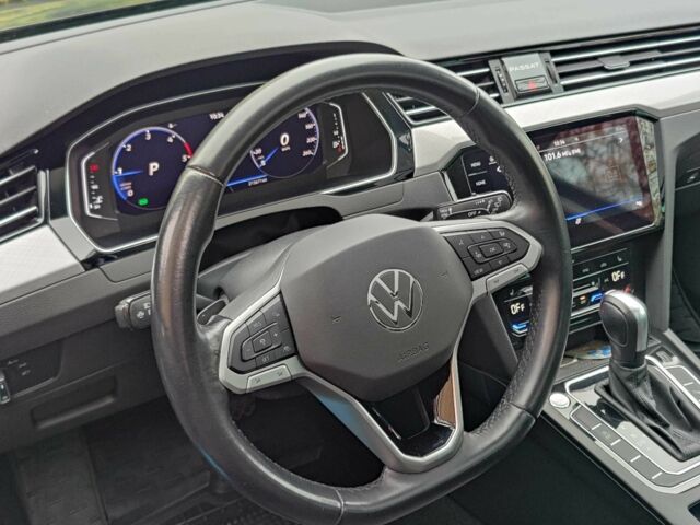 Сірий Фольксваген Пассат Варіант, об'ємом двигуна 2 л та пробігом 215 тис. км за 20500 $, фото 6 на Automoto.ua