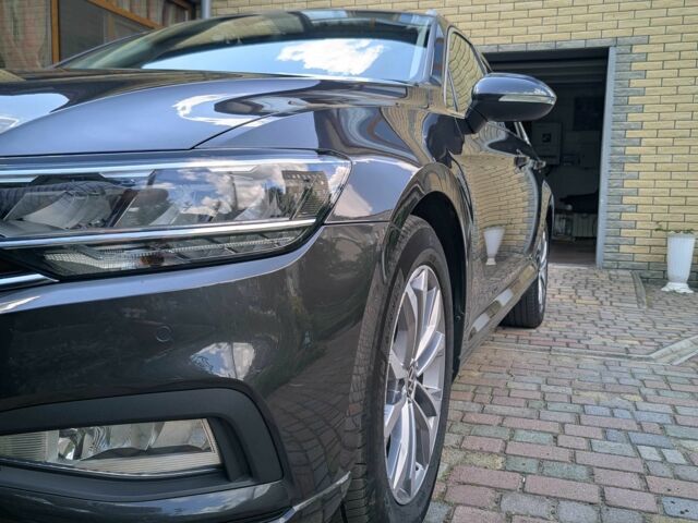 Сірий Фольксваген Пассат Варіант, об'ємом двигуна 2 л та пробігом 215 тис. км за 20500 $, фото 9 на Automoto.ua