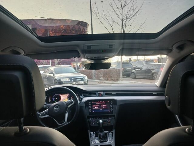 Серый Фольксваген Пассат Вариант, объемом двигателя 2 л и пробегом 200 тыс. км за 20651 $, фото 7 на Automoto.ua