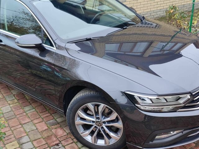 Сірий Фольксваген Пассат Варіант, об'ємом двигуна 2 л та пробігом 215 тис. км за 20500 $, фото 1 на Automoto.ua