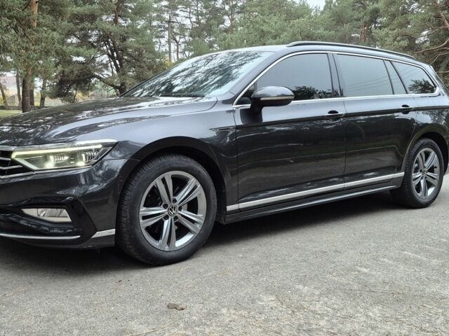 Серый Фольксваген Пассат Вариант, объемом двигателя 2 л и пробегом 207 тыс. км за 23900 $, фото 1 на Automoto.ua