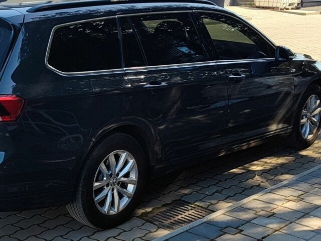 Сірий Фольксваген Пассат Варіант, об'ємом двигуна 2 л та пробігом 201 тис. км за 18000 $, фото 1 на Automoto.ua