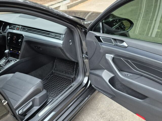 Серый Фольксваген Пассат Вариант, объемом двигателя 2 л и пробегом 207 тыс. км за 23900 $, фото 12 на Automoto.ua