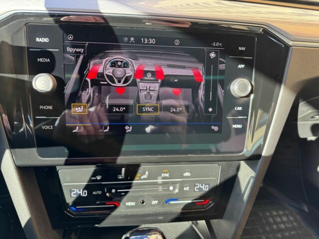 Сірий Фольксваген Пассат Варіант, об'ємом двигуна 2 л та пробігом 33 тис. км за 32299 $, фото 9 на Automoto.ua