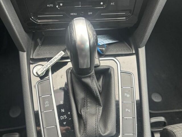 Сірий Фольксваген Пассат Варіант, об'ємом двигуна 2 л та пробігом 205 тис. км за 22499 $, фото 1 на Automoto.ua