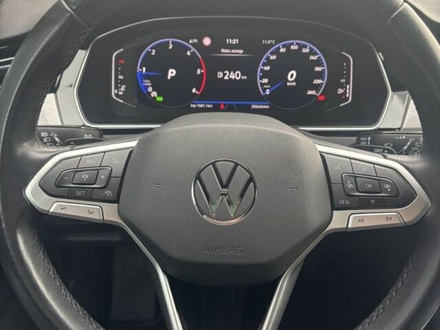 Сірий Фольксваген Пассат Варіант, об'ємом двигуна 2 л та пробігом 205 тис. км за 22499 $, фото 9 на Automoto.ua