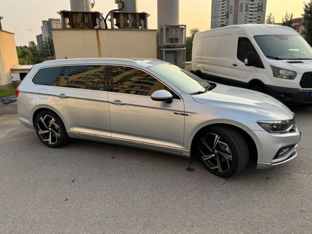 Сірий Фольксваген Пассат Варіант, об'ємом двигуна 2 л та пробігом 33 тис. км за 32299 $, фото 2 на Automoto.ua