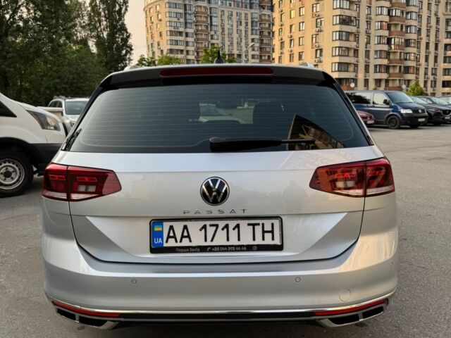 Сірий Фольксваген Пассат Варіант, об'ємом двигуна 2 л та пробігом 33 тис. км за 32299 $, фото 11 на Automoto.ua