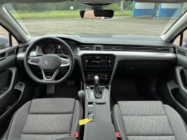 Серый Фольксваген Пассат Вариант, объемом двигателя 2 л и пробегом 30 тыс. км за 32999 $, фото 7 на Automoto.ua