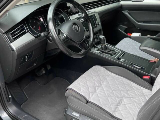 Сірий Фольксваген Пассат Варіант, об'ємом двигуна 2 л та пробігом 230 тис. км за 14700 $, фото 2 на Automoto.ua