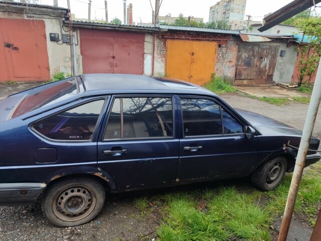 Синій Фольксваген Пассат Варіант, об'ємом двигуна 1.6 л та пробігом 360 тис. км за 500 $, фото 4 на Automoto.ua