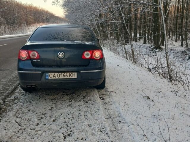 Синій Фольксваген Пассат Варіант, об'ємом двигуна 2 л та пробігом 296 тис. км за 7500 $, фото 7 на Automoto.ua
