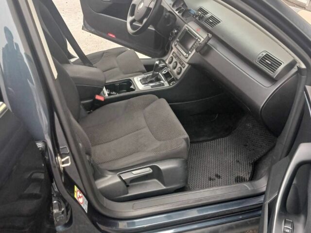 Синій Фольксваген Пассат Варіант, об'ємом двигуна 2 л та пробігом 296 тис. км за 7500 $, фото 4 на Automoto.ua