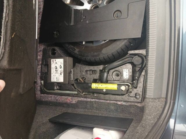 Синій Фольксваген Пассат Варіант, об'ємом двигуна 2 л та пробігом 296 тис. км за 7500 $, фото 1 на Automoto.ua