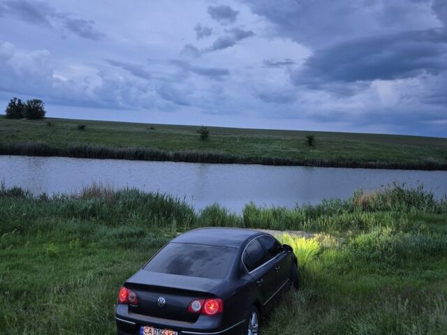 Синій Фольксваген Пассат Варіант, об'ємом двигуна 2 л та пробігом 296 тис. км за 7500 $, фото 6 на Automoto.ua